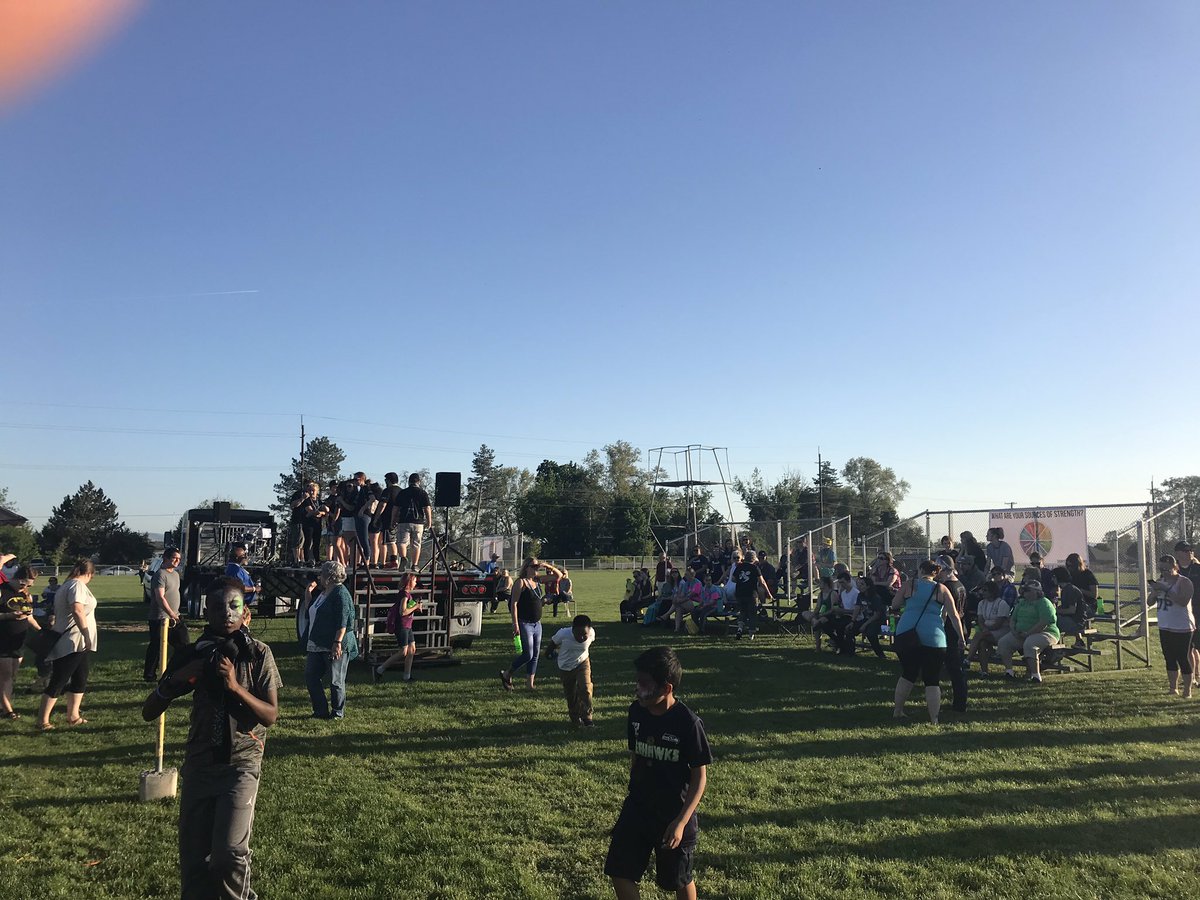 WadeSmithEdD's tweet image. Great turnout at #reachout suicide prevention walk @wwschools tonight. #sourcesofstrength @CCharitiesUSA #hopehelpstrength @WAHIASB