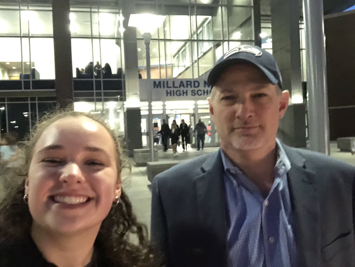 SAASSpeech's tweet image. Day 1 in the books! Emma Leventhal (in POI) and coach Joel Underwood (in his final meet) outside nationals in Omaha. Next round at 8 AM!!