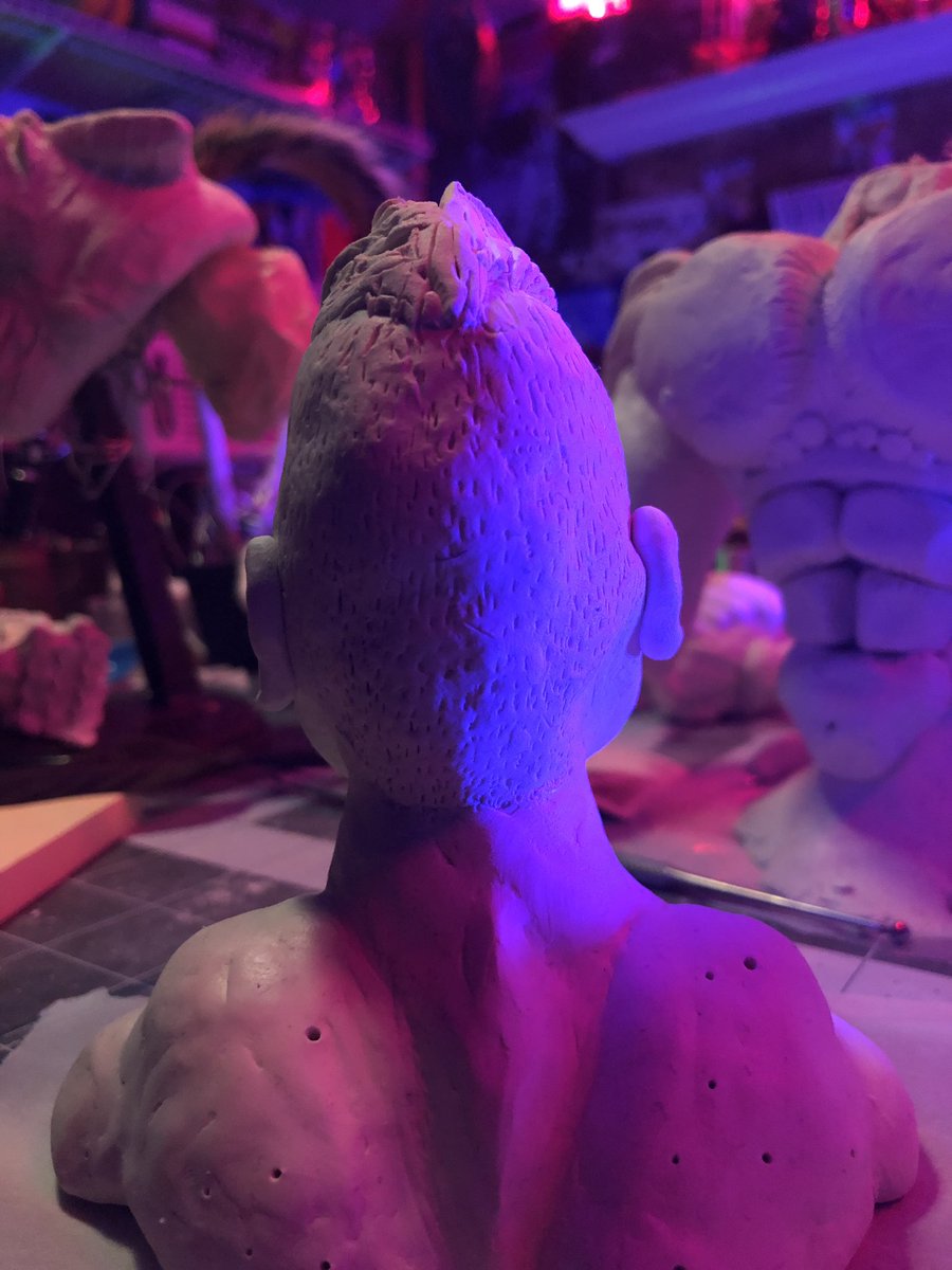 DOCTORTANGUMA's tweet photo. I made a small #bust of myself. What appears seemingly daunting at times offers peace to oneself. As my result, #sculpture takes place. https://t.co/vD1yW0afP8