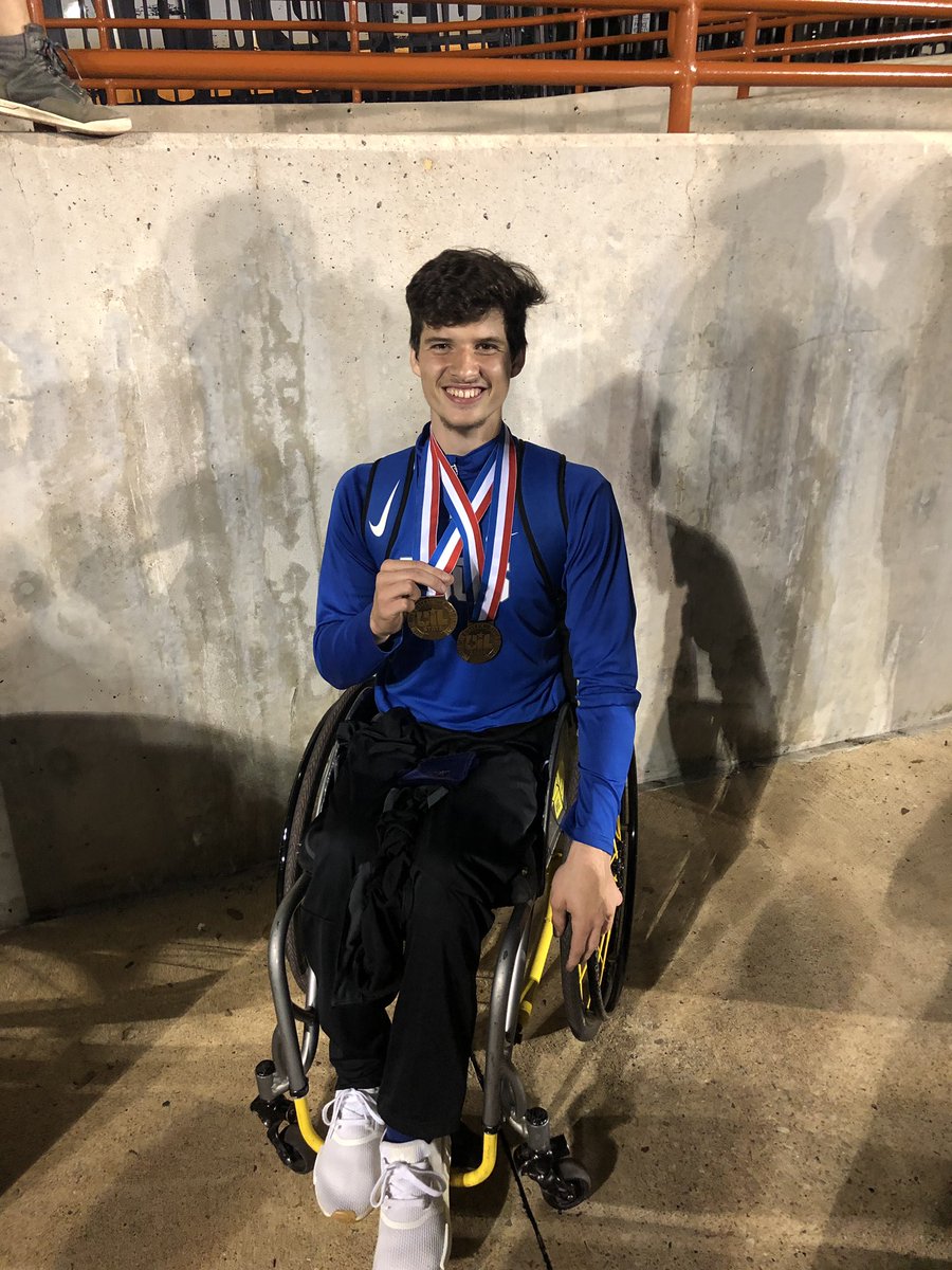 BrazoswoodTrack's tweet photo. Congratulations to Dustin Stallberg on bringing home some hardware at the 2019 UIL State Track Meet. Dustin place 3rd in the 100M &amp; 3rd in the 400M. @bportisdsports @BwoodBucs https://t.co/QucFBKAj8g