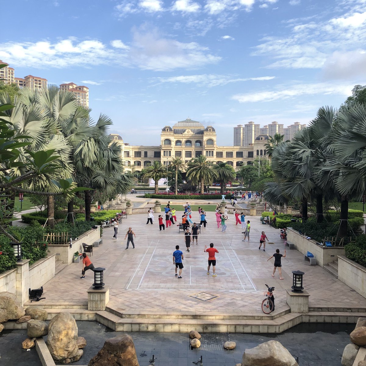 hapiness2010's tweet image. 连雨不知春去