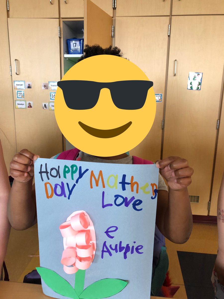 MrsMeganJordan's tweet photo. Making a #MothersDay craft with my kiddos! https://t.co/VcWn0tpqbd