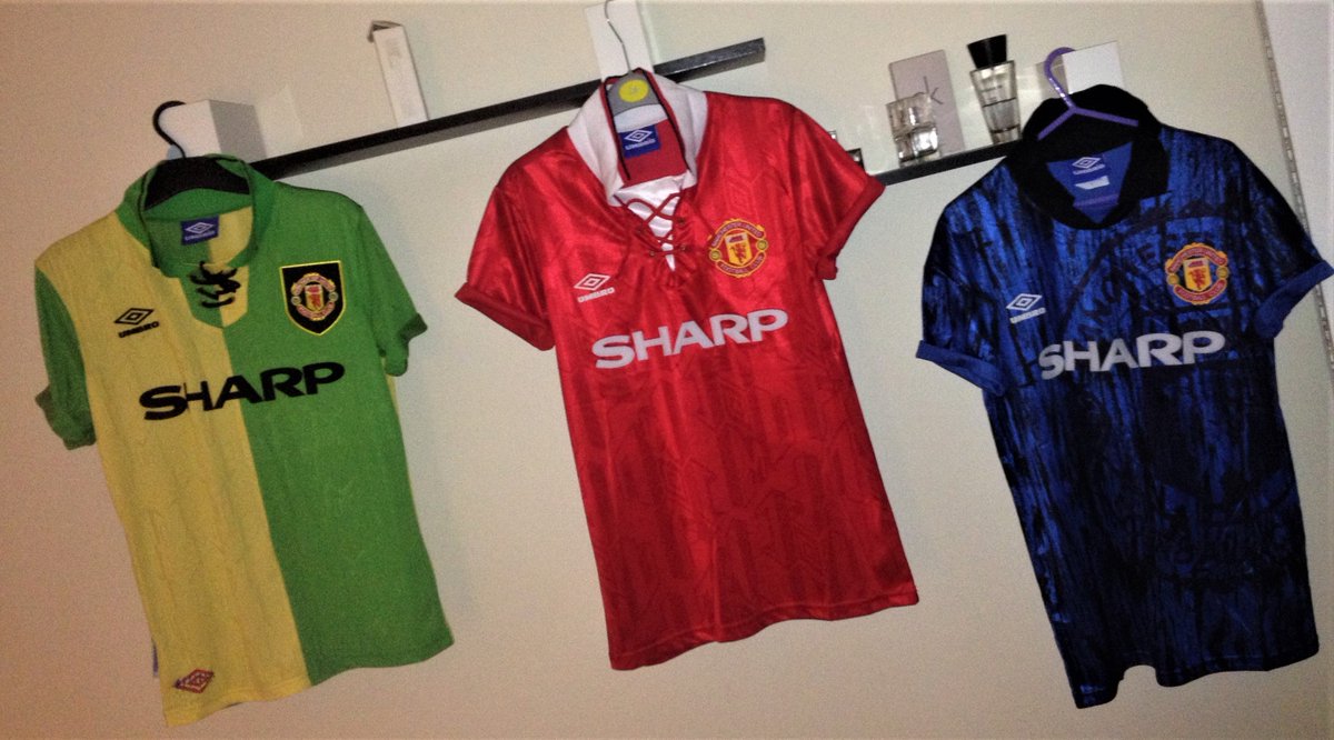 PremiumShirtsUK's tweet photo. They just don't make them like they used to.

Manchester United 1992-1994 Home, Away and Third Shirts. 

#MUFC #ManchesterUnitedShirt #Umbro #RetroShirt #ClassicFootballShirts #Cantona #Giggs https://t.co/tYcQqpTJzE