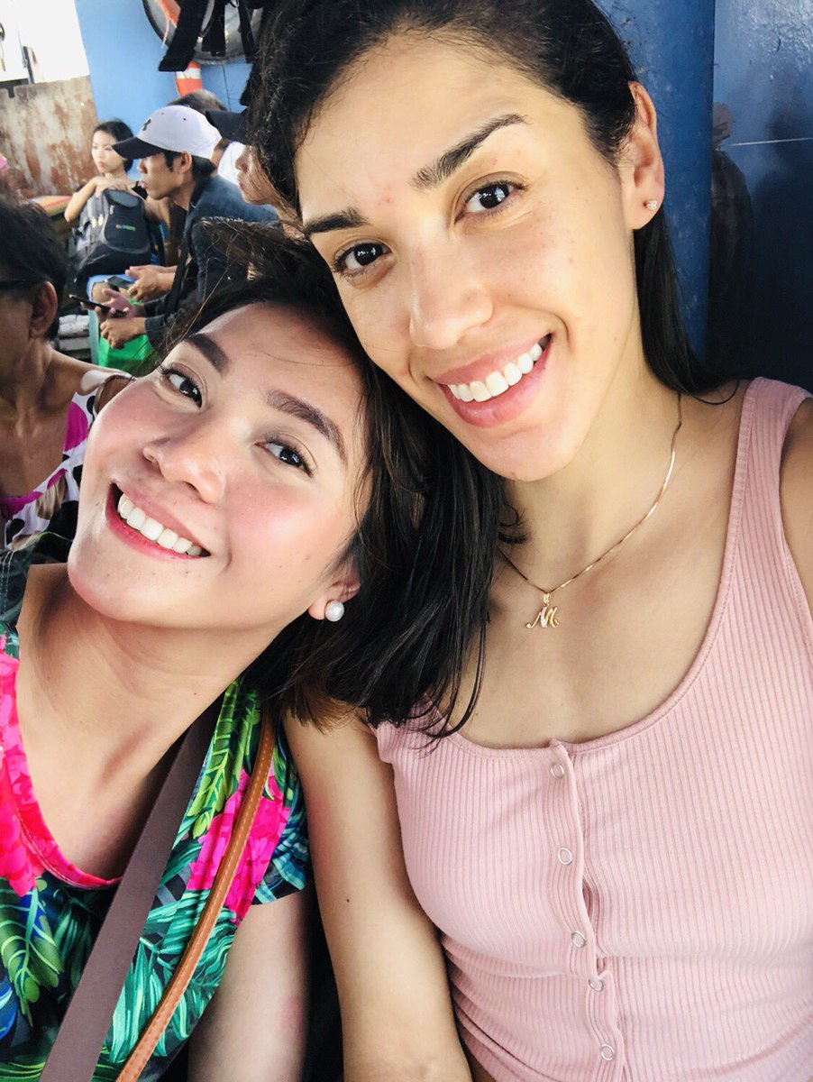 Alam ko maganda ang Boracay pero mag-a-adjust na naman talaga siya para samin ✨😆 Alam ko na yan. Hahahaha! Swisshhy swisshh with Amiga <a href="/mjpg_ven15/">Maria Jose Perez</a>  YES YES YES?! #VlogGalagSaBoracay HUMANDA!