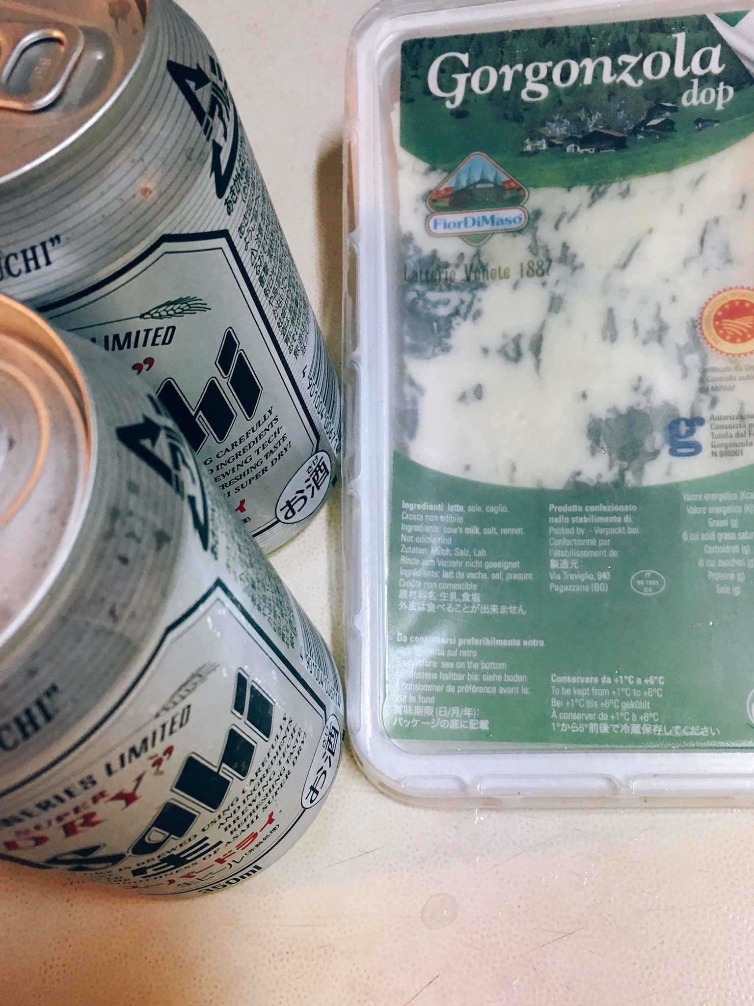 めろんぱんだ コストコで買って来たゴルゴンゾーラチーズ この青カビチーズ苦手って人多いけどめっちゃ美味しいねんで ブルーチーズドレッシングにしたり パスタやピザにめっちゃ合うねん もちろん にも 今週末でリセットして 来週 めろんぱんだ コストコで買って来たゴルゴンゾーラチーズ この青カビチーズ苦手って人多いけどめっちゃ美味しいねんで ブルーチーズドレッシングにしたり パスタやピザにめっちゃ合うねん もちろん にも 今週末でリセットして 来週