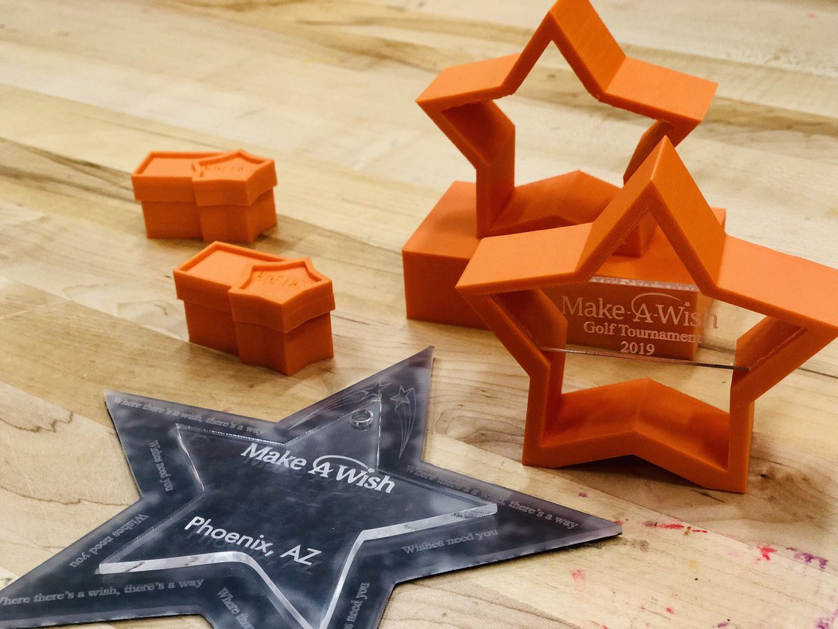 STEMJeff's tweet photo. Very impressive demos from @ASUPrepAcademy designers last week for our #CREATEU program at @AZScienceCenter and #CREATEaz! Projects benefitted local non-profits, including @MakeAWishAZ and @InfoFear. #STEM #STEAM https://t.co/1VdBGknkkf
