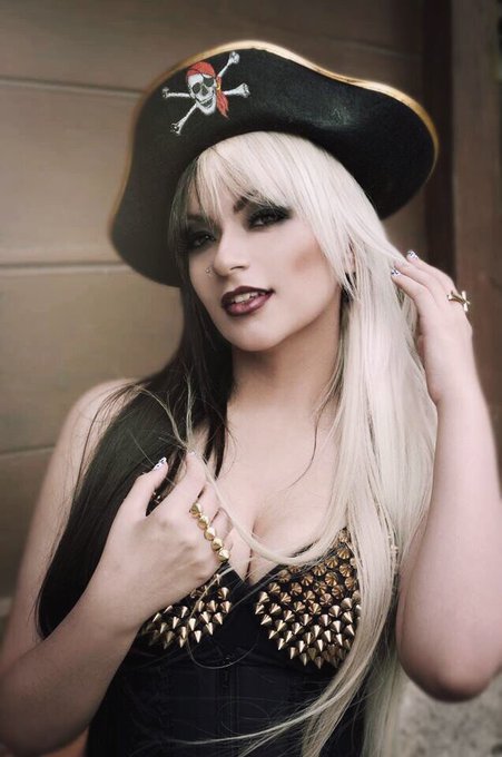 eu versão piratinha em  2014 ahuahauaha https://t.co/R8WliqfncD