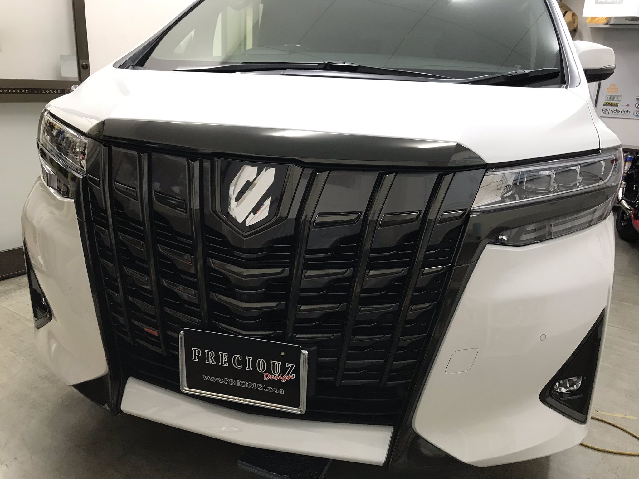 プレシアスデザイン Sur Twitter トヨタアルファードエクスクルーシブラウンジ メッキパーツブラックアウトラッピング Toyota アルファード ミニバン Alphard メッキモール ブラックアウト プレシアスデザイン Preciouzdesign カーラッピング T Co