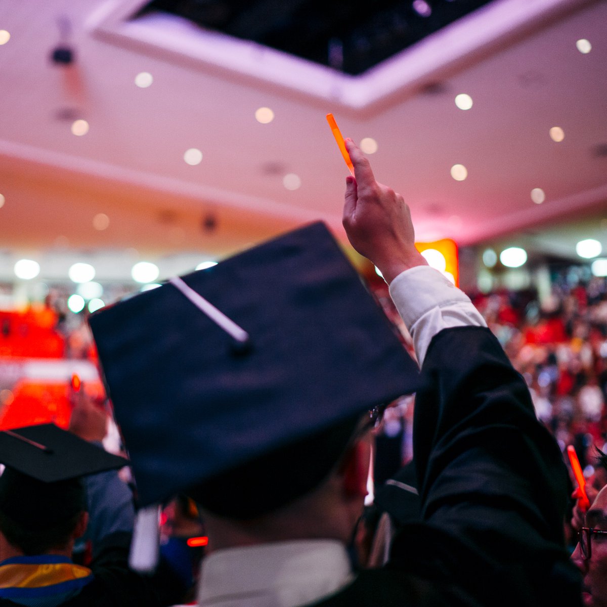 UofOklahoma's tweet photo. Congratulations, OU Class of 2019! #OUGrad19🎓 https://t.co/a7Lji0i043