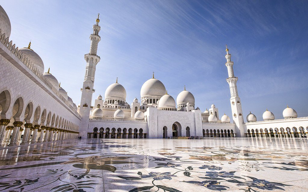 CBtrending's tweet photo. The beauty of Islamic Architecture: Sheikh Zayed Grand Mosque https://t.co/HwPj1g4eSm https://t.co/DZUivASySC