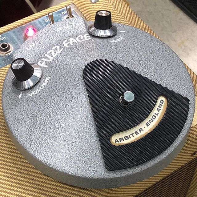 ARBITER FUZZ FACE by Denis Cornel AC128 中古 ARBITER FUZZ FACE by