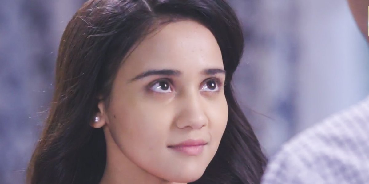 they're actually just looking into each other's eyes and that chemistry  #YehUnDinonKiBaatHai