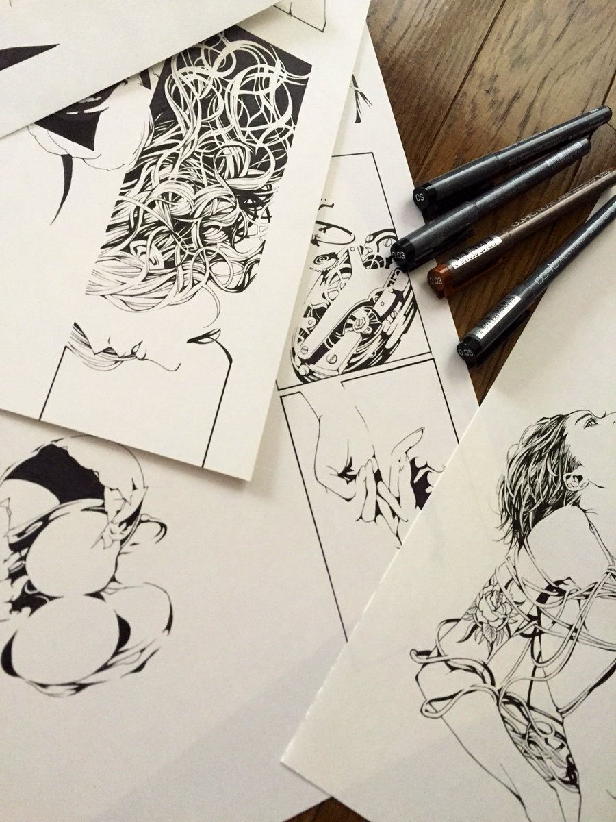 Yue 昨日はコピックの色塗りのお話がメインになったけどコピックマルチライナーという上からコピックを重ねても滲まない0 03 からの細い線が引けるペンもありますよ 画材ユーザーショーほんとに楽しかったのでアナログ好きの方はセントラルさん三階 七階