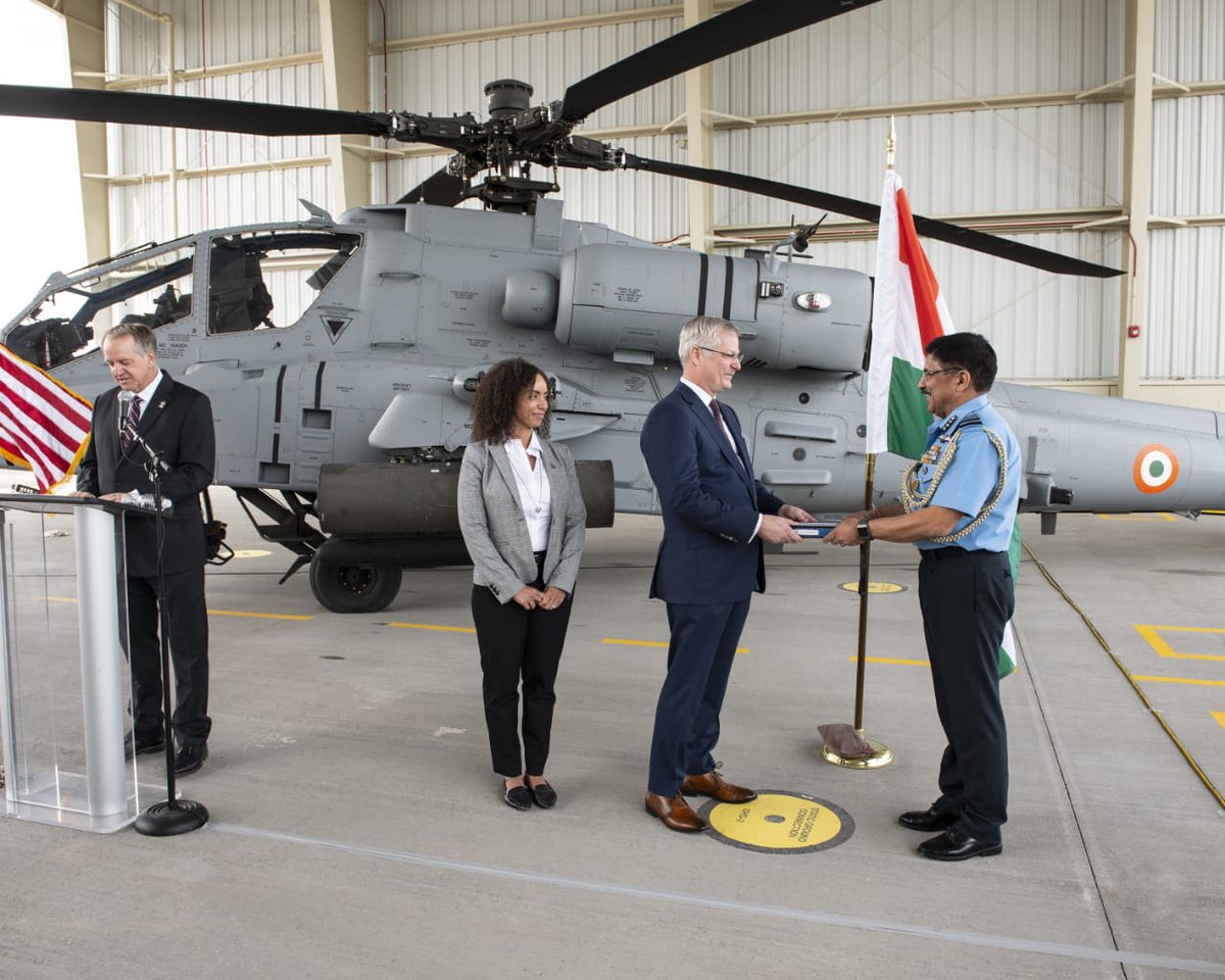 الهند تتسلم اول مروحيات AH-64E (I) Apache Guardian الامريكيه  D6QptkiU0AA0K9y