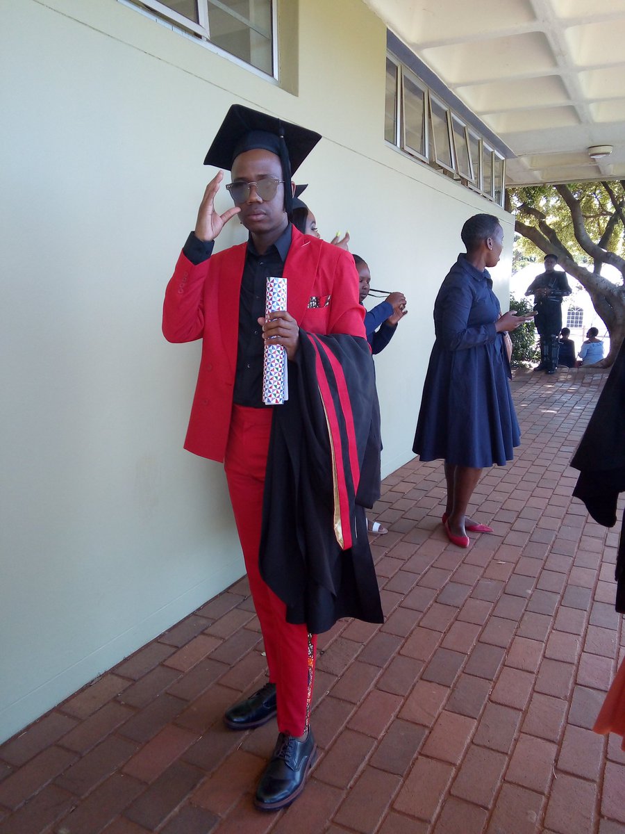 MlondiDlungwana's tweet image. #Dutgrad19 G R A D U A T E  
Faculty of Arts and Design
Department of Video Technology