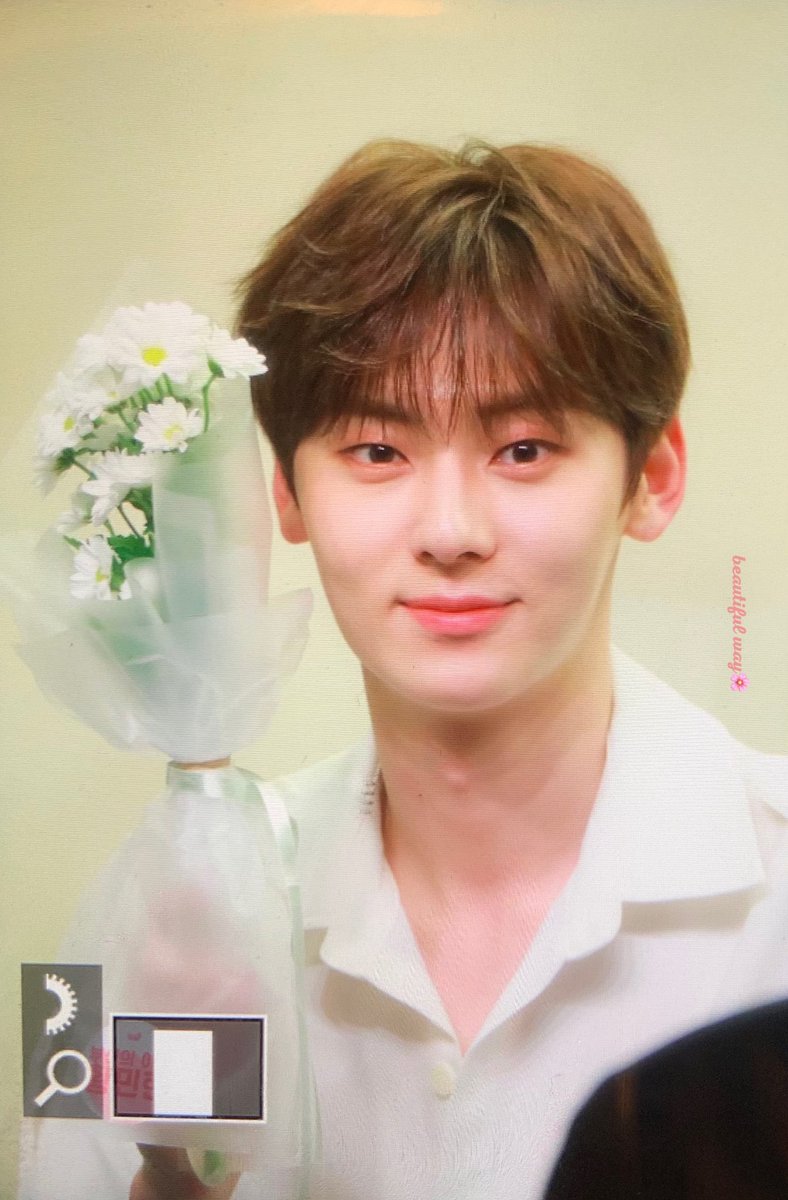 btfway_mh's tweet photo. 190511 #황민현 #민현 #뉴이스트
너무 예쁘다 ㅠ��ㅠㅠ 흑흑 ㅠㅠㅠ 💙 https://t.co/jOlIr0LRkt