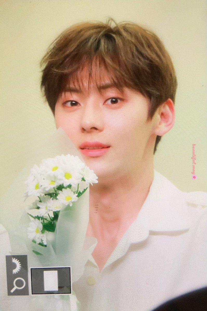 btfway_mh's tweet photo. 190511 #황민현 #민현 #뉴이스트
너무 예쁘다 ㅠ��ㅠㅠ 흑흑 ㅠㅠㅠ 💙 https://t.co/jOlIr0LRkt