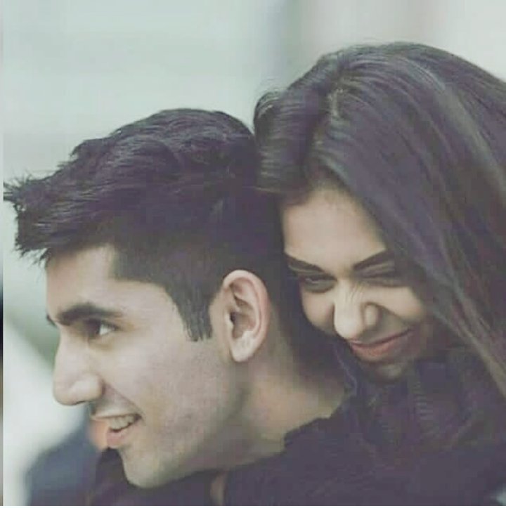 DivrunH's tweet photo. Didn't even imagined that these two lovebirds will rock worldwide!🤘 
@Divyakitweet 
@VSood12 
@altbalaji 
#RaginiMMsReturns https://t.co/ptDpLLKPnK