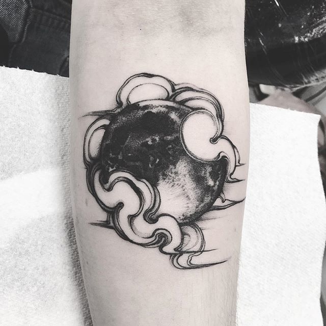 Moon for Lottie, Thankyou 🌑 @therisingtidetattoocollective // for booking inquiries please DM or Email
-
-
-
#bournemouthtattoo #tattoo #tattooapprentice #tattooapprenticeuk #darkart #darkartists #apprenticetattoo #bournemouth #lineart #uktattooapprentice #ukartist #cheyenne…