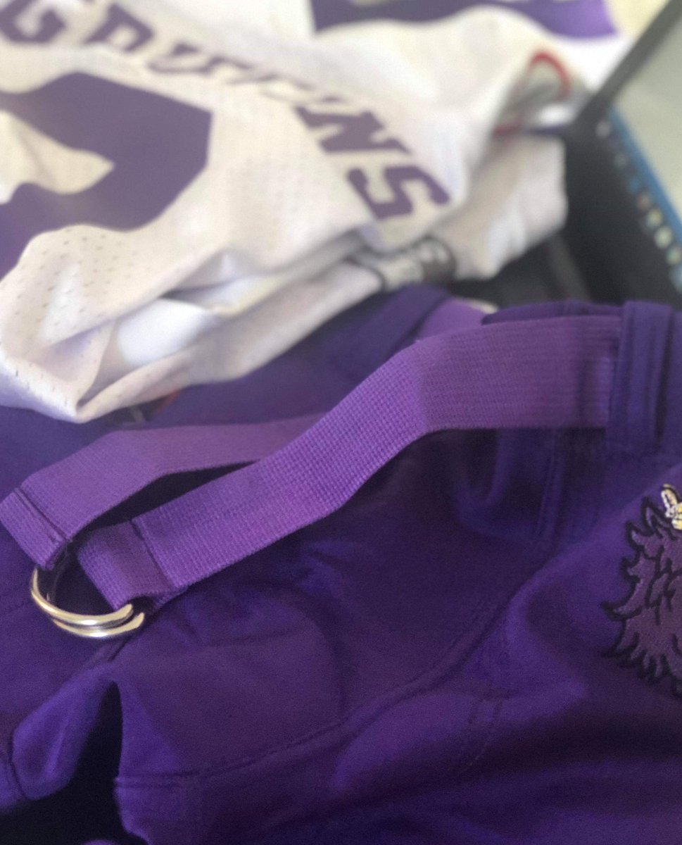 limhamngriffins's tweet photo. Styrelsemöte denna härliga soliga Lördagsmorgon 🌞Idag på agendan S O M M AR KOMMANDE UPPDRAG OCH Storsnackarn som alltid DUKES 🏈🏈 #purpleheart #hardsolidtogether #behindthescenes🎬 #styrelsen 💜💜 https://t.co/BCpCU81VHn