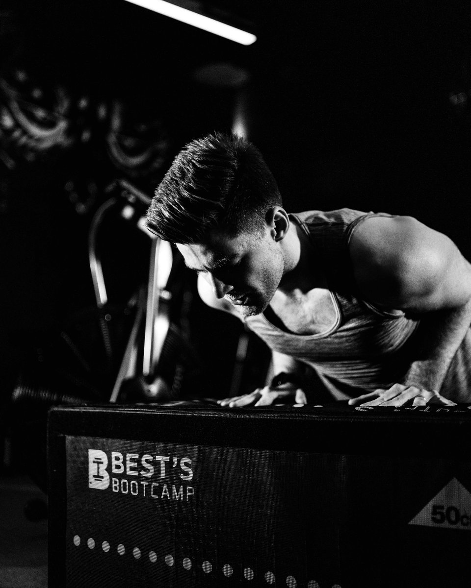 Saturday, nuff said....

#weekendwarrior #dontstop #keepmoving #pushthroughit #nolimits #bestsbootcamp