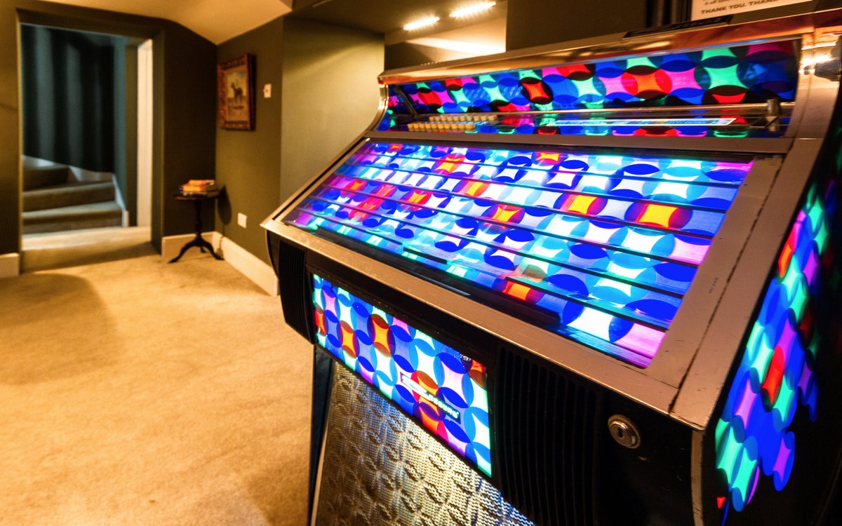 Its finally left home &amp; gone into the basement <a href="/BullAtBrenchley/">The Bull at Brenchley</a> 4 the benefit of our #selfcatering guests. We're going 2 miss our #Seeburg  #vintage  #jukebox but sometimes you have to put #business 1st. Suggestions now, please, 4 the best ever #doubleAsided #vinyl #singles?