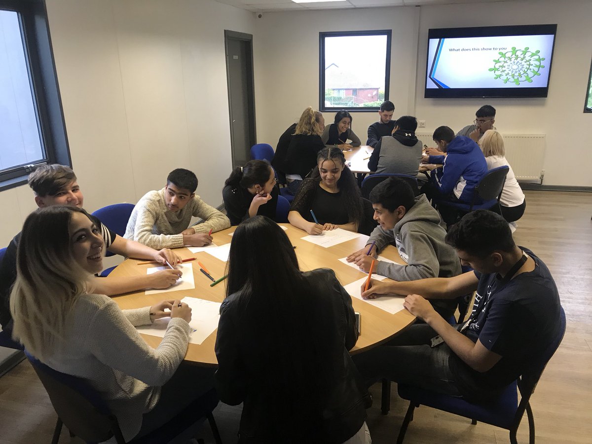 CATCHLeeds's tweet photo. Our second session of #CATCHValues with our volunteers. #ResponsibilityAndAccountability 
#GrowTogether We discussed the importance of these values and how they can be demonstrated at CATCH, in the community and at home. Thanks to our Team Leaders Anna &amp; Kamil. @#iwill_campaign https://t.co/nH588bkY0z