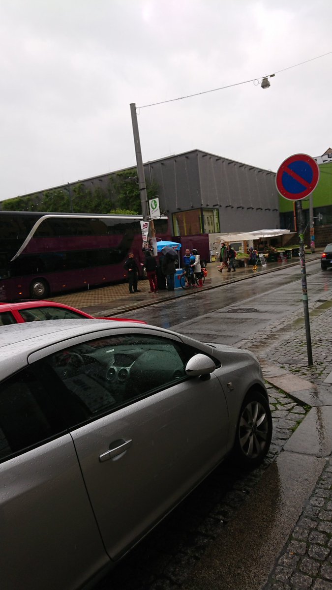 HopiDD420's tweet photo. #fckafd  am Scheuneplatz, viel Polizei. #DD1105 https://t.co/kAsjDaHLFR