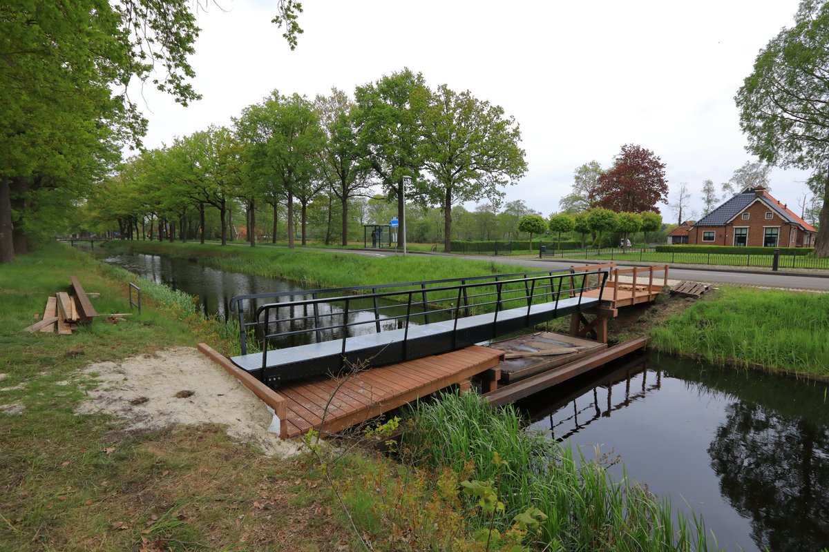 Wij hebben afgelopen week historisch draaibrugje de Spoelstradraai in Bakkeveen vervangen <a href="/Opsterland/">Gemeente Opsterland</a> <a href="/bakkeveen/">Bakkeveen Online</a>