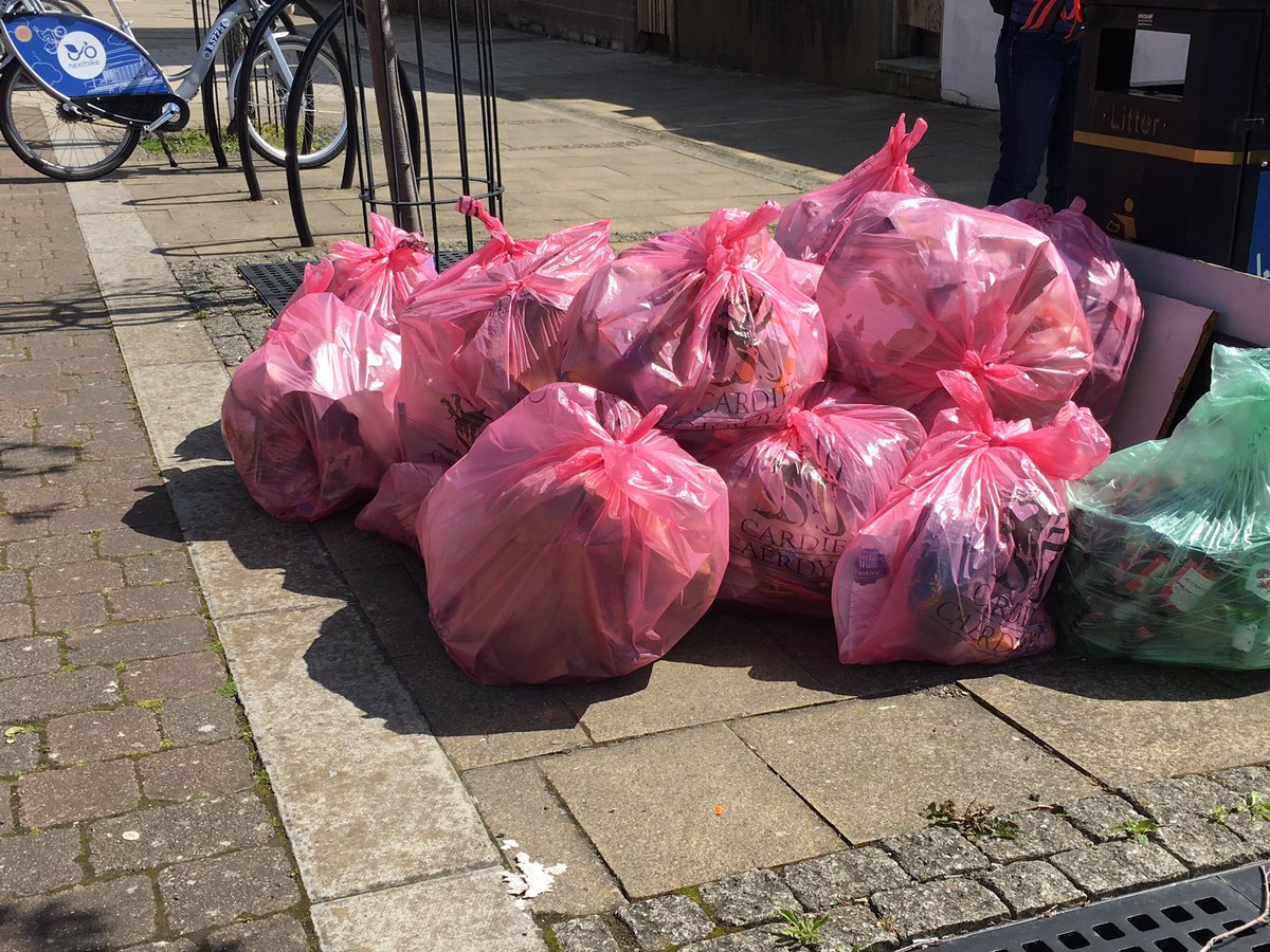 keepcathaystidy's tweet photo. Formal May pick in glorious weather saw 15 volunteers gather 30 bags across our community.   It did need some love, but the worst was more poor waste management and split bags etc.  Credit to the volunteers who tackled some of those grot spots!! https://t.co/fPpyRXoZxf