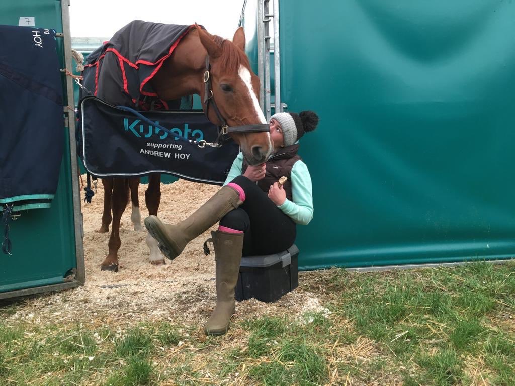 HoyEventing's tweet photo. Starting into the day in a relaxing manner with the #Activomed Massage & Magnetic Blanket - and a cuddle with our supergroom Katie, of course! #HappyAthletes https://t.co/b3D3zsXXZK