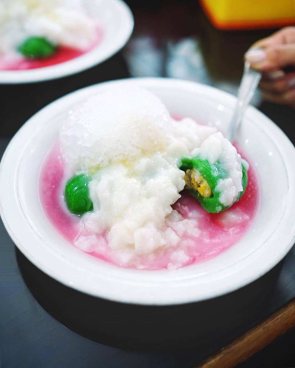 reriruma's tweet photo. Kalau mau menikmati es campur ala Makassar, sila coba Es Palu Butung. Tak hanya menawarkan rasa manis, tapi juga menyajikan sensasi menyegarkan. Kuliner ini paling cocok dinikmati saat berbuka puasa. Share menu andalan di daerahmu dong 😊
#JaringanDataTerkuat #DigiIftar #KBIftar https://t.co/IkGCvYiSqs