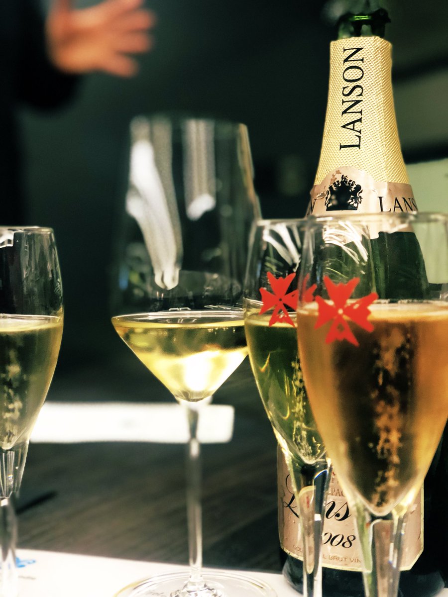 TsepangMolisana's tweet photo. The Perfect Start (to the weekend) | Uncorked @ChampagneLanson in support of @thejoburgfoodieโs Seriously Good Wine Society hosted at Mesh in partnership with @greatdomaines #ThePerfectStart https://t.co/80BNzIoPoY