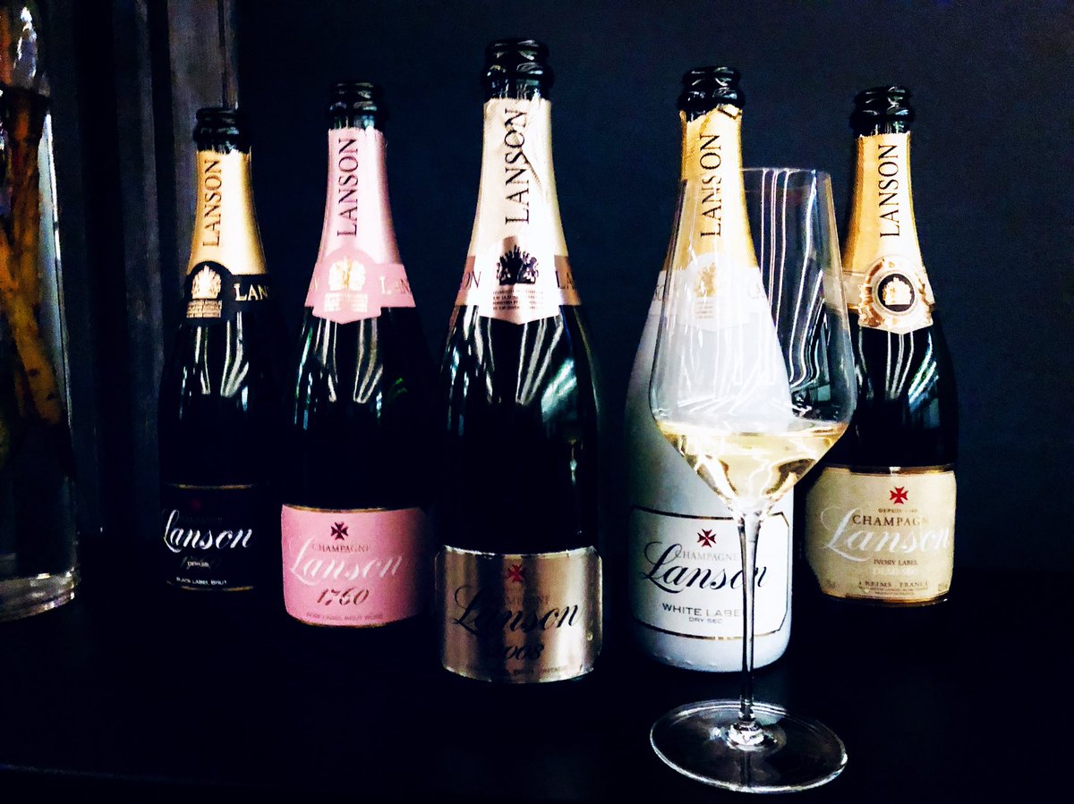 TsepangMolisana's tweet photo. The Perfect Start (to the weekend) | Uncorked @ChampagneLanson in support of @thejoburgfoodieโs Seriously Good Wine Society hosted at Mesh in partnership with @greatdomaines #ThePerfectStart https://t.co/80BNzIoPoY