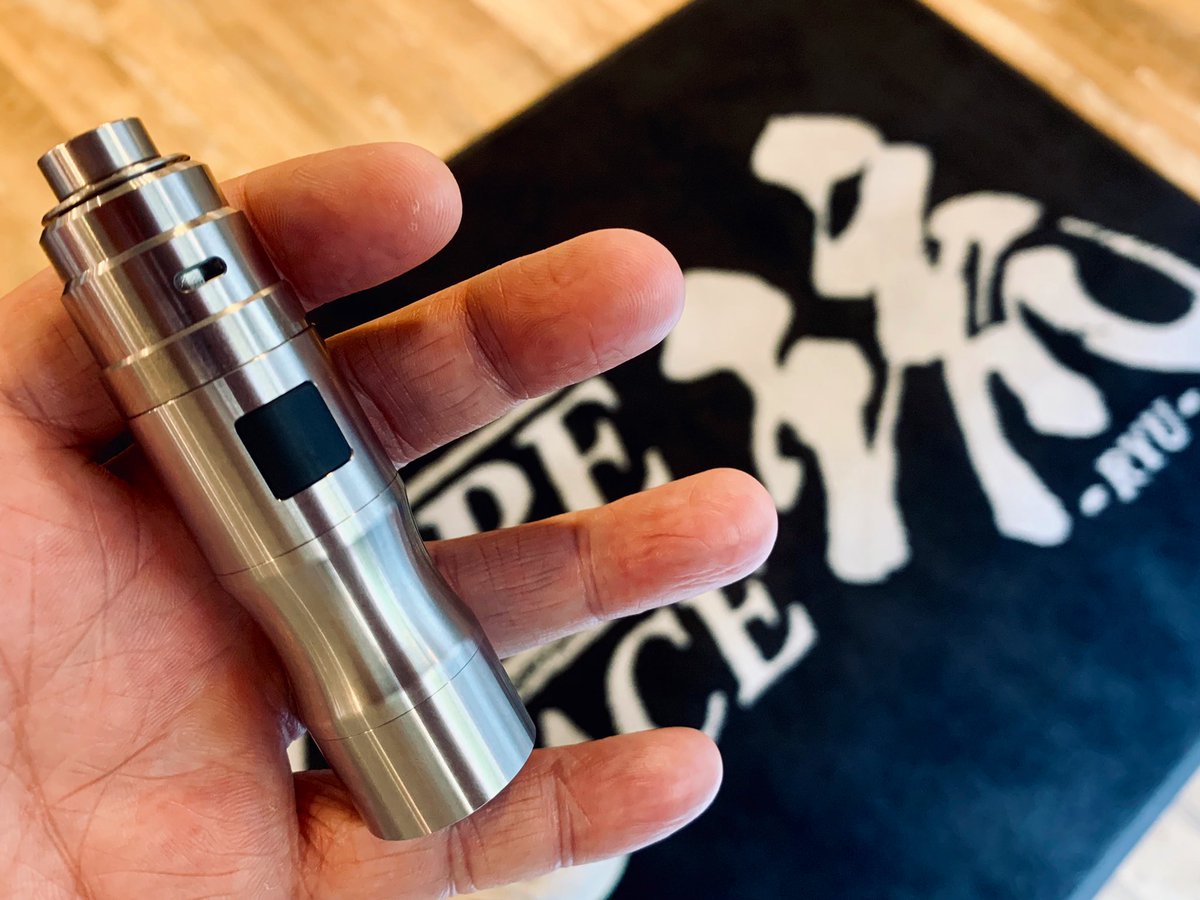 vape_space_ryu's tweet photo. 『ZABU RING SS』を装着した感じはこちら⬇️
背が高いので存在感は間違い無くアップします🤩👍🏻✨
かっこ良き🎶
#GRAMDripTips
#ZABURING https://t.co/oq5YThZZHg