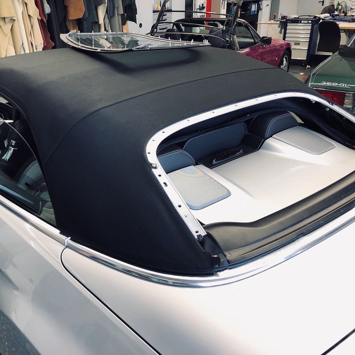 RobertRoseGmbH's tweet photo. Neues #Cabrioverdeck #Mercedes E-Klasse #dortmund #autosattlerei #sattler #cabrio #rosegmbh #interior #sonnenland https://t.co/BlKgHixORI