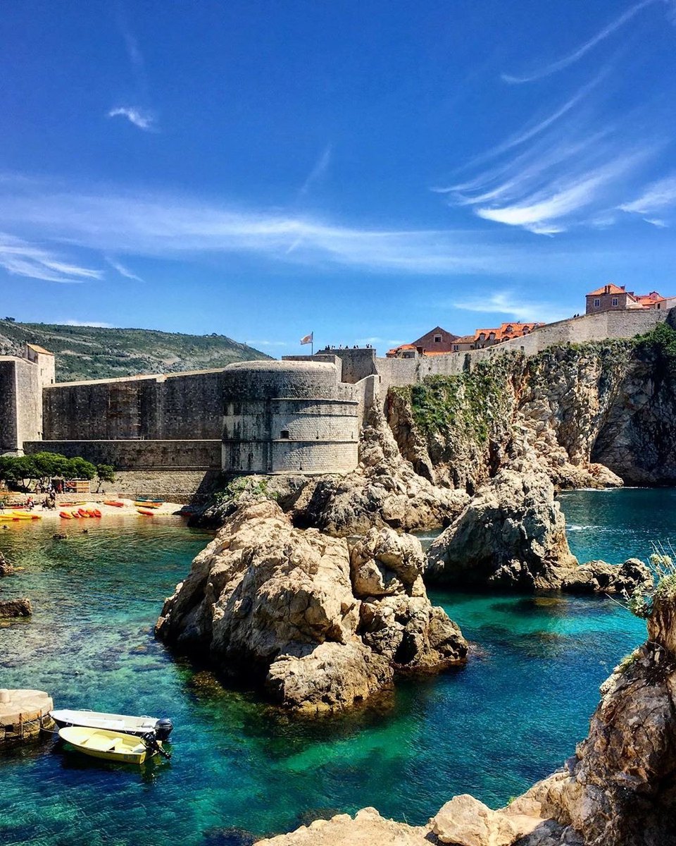 GoTouchDown's tweet image. If you know you know. If you don't, come make all of your friends and family jealous enjoying the beauty of Central Europe.
_
😞|IG| V_aida78
_

#GoTouchDown #HolidaySpirit #TouchdownGroup #Explorer #Europe #Dubrovnik #Croatia #EuroTravel  #ClearWaters #OceanEyes #TrvelAddict