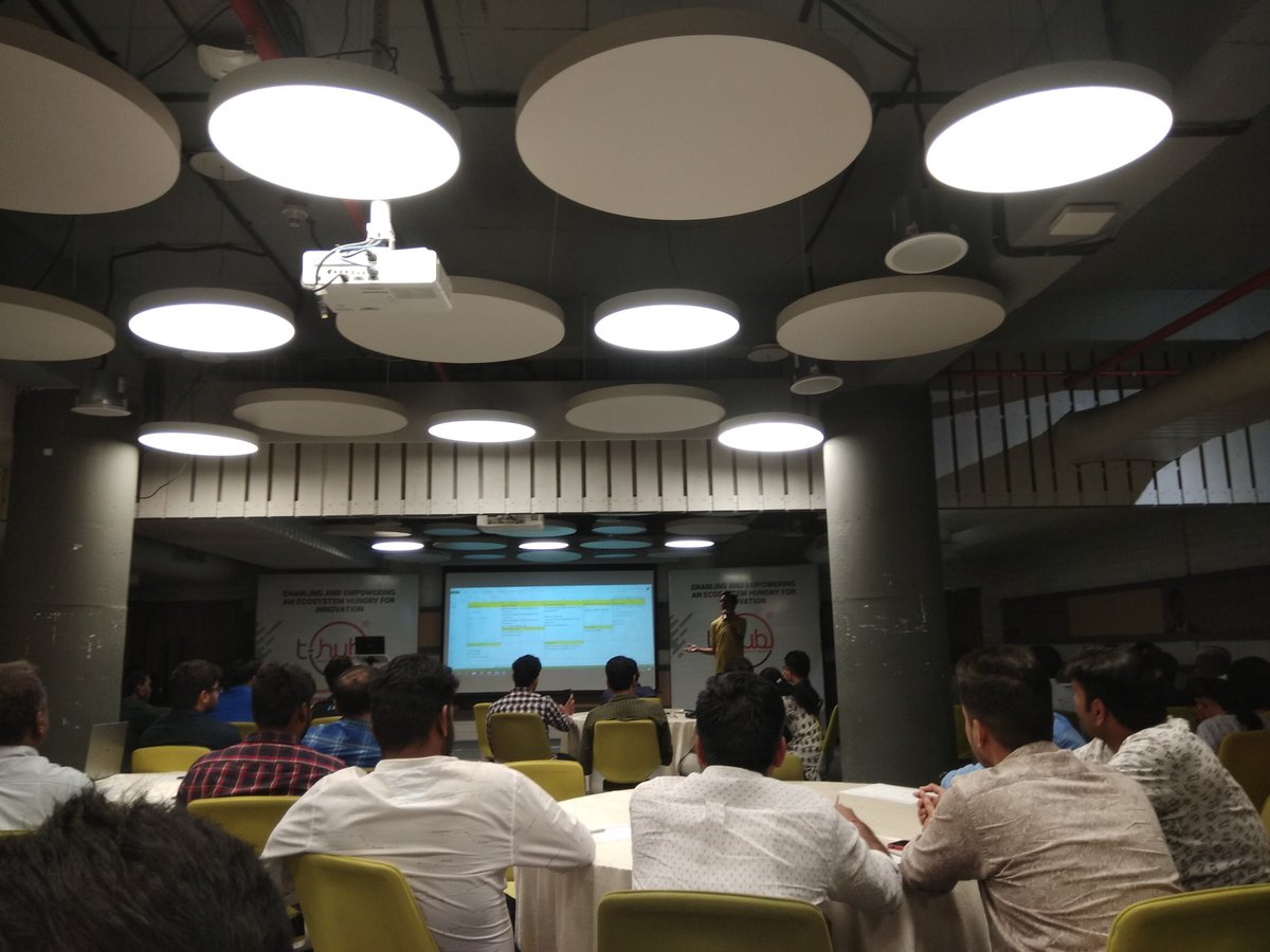 sandeepeecs's tweet image. Kk jain from @AnyTimeLoanP2P Speaking about business models at #lab32 cc @THubHyd