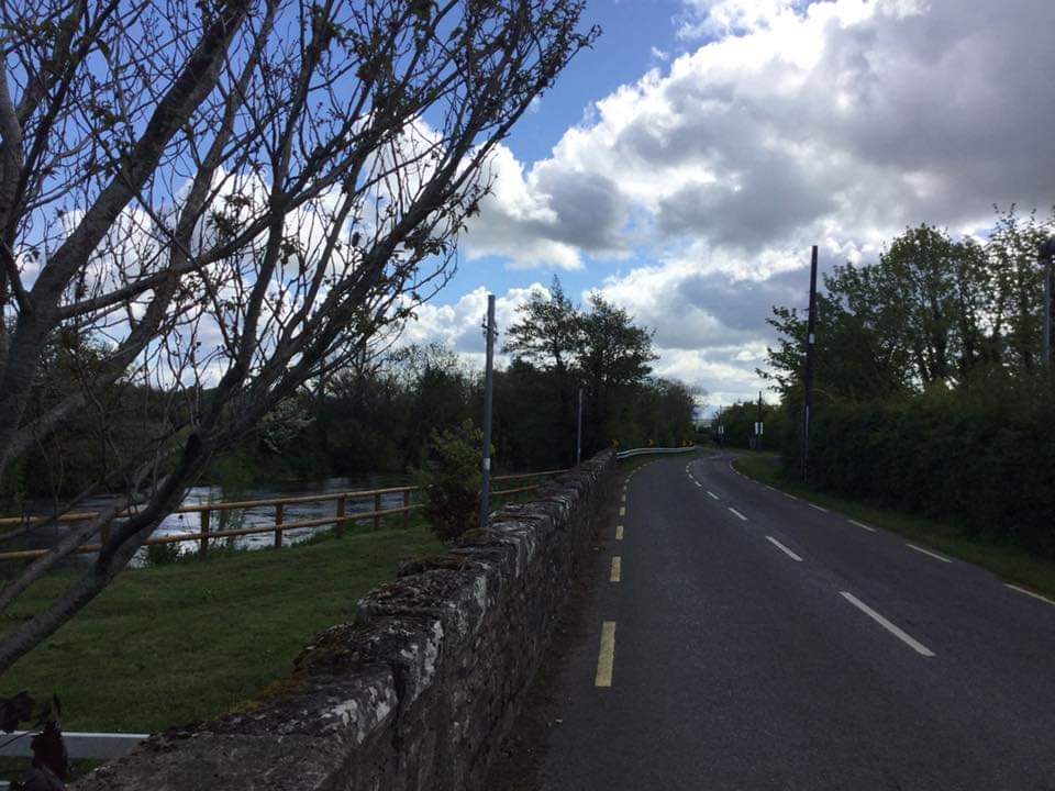 ClonmelBD's tweet photo. Staff of @ClonmelBD erecting new poles for hanging baskets for #Goatenbridge #Ballybacon Tidy Towns. This will make the area more attractive with flowers during the season π»πΌπ± #YourCouncil #TidyTowns #jobwelldone @VisitTipp @TipperaryCoCo @BallybaconG @TidyTownsIre https://t.co/1q6HfqGQ7C