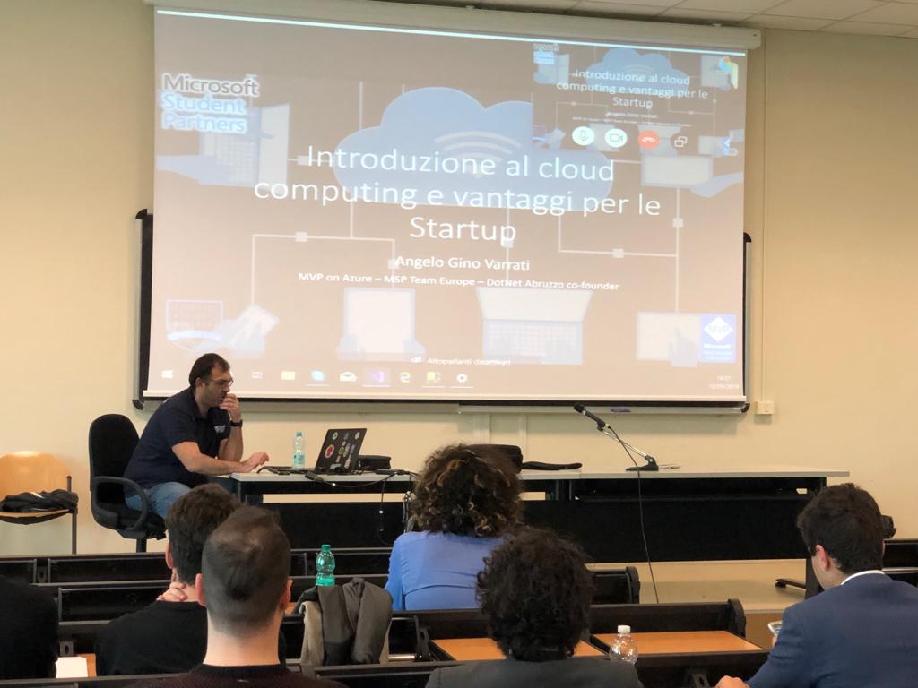 angelus_gi's tweet image. Ieri una giornata molto interessante investita a parlare di #cloud e #MixedReality a #contaminationlab @UniTeramo w/ @alessioiafrate
#mvpBuzz