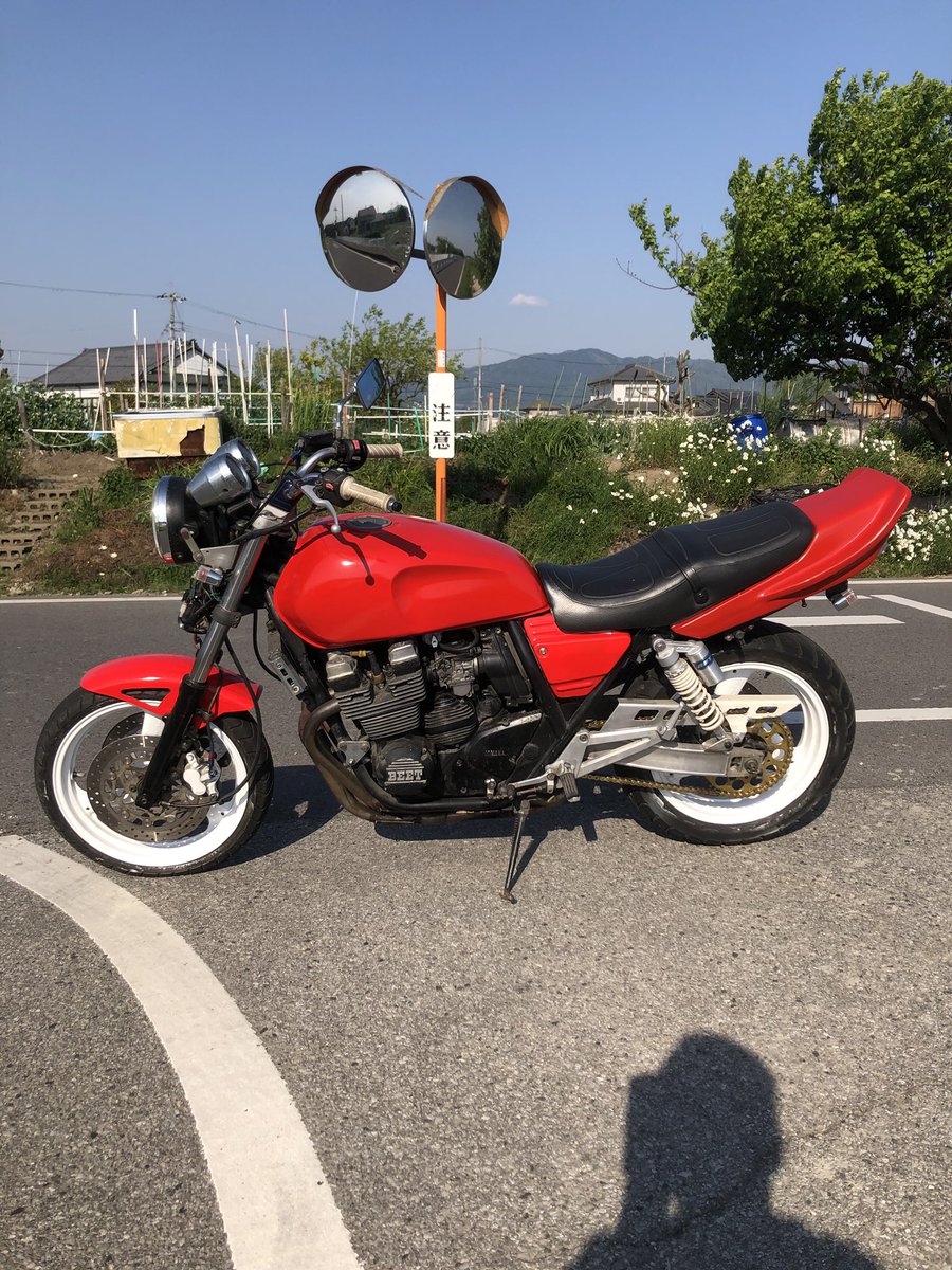 tiffany03260326's tweet photo. XJR400の販売です❗️
詳細は画像にあります(^^)
18万円です🤩
DM.RTよろしくお願い致します❤️ https://t.co/IUokBaC7WG