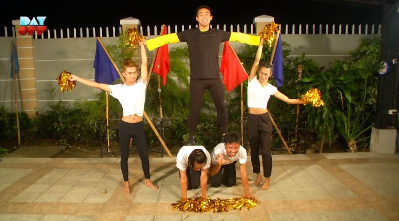 Papakitaan pala kayo ng dance moves ni <a href="/akosiKenChan/">Ken Chan</a> mamaya! 😲 Narito ang isang pasilip para sa inyo, mga Katropa! 👏🏼 #DayOff

Sabado | 6:15 PM | GMA News TV