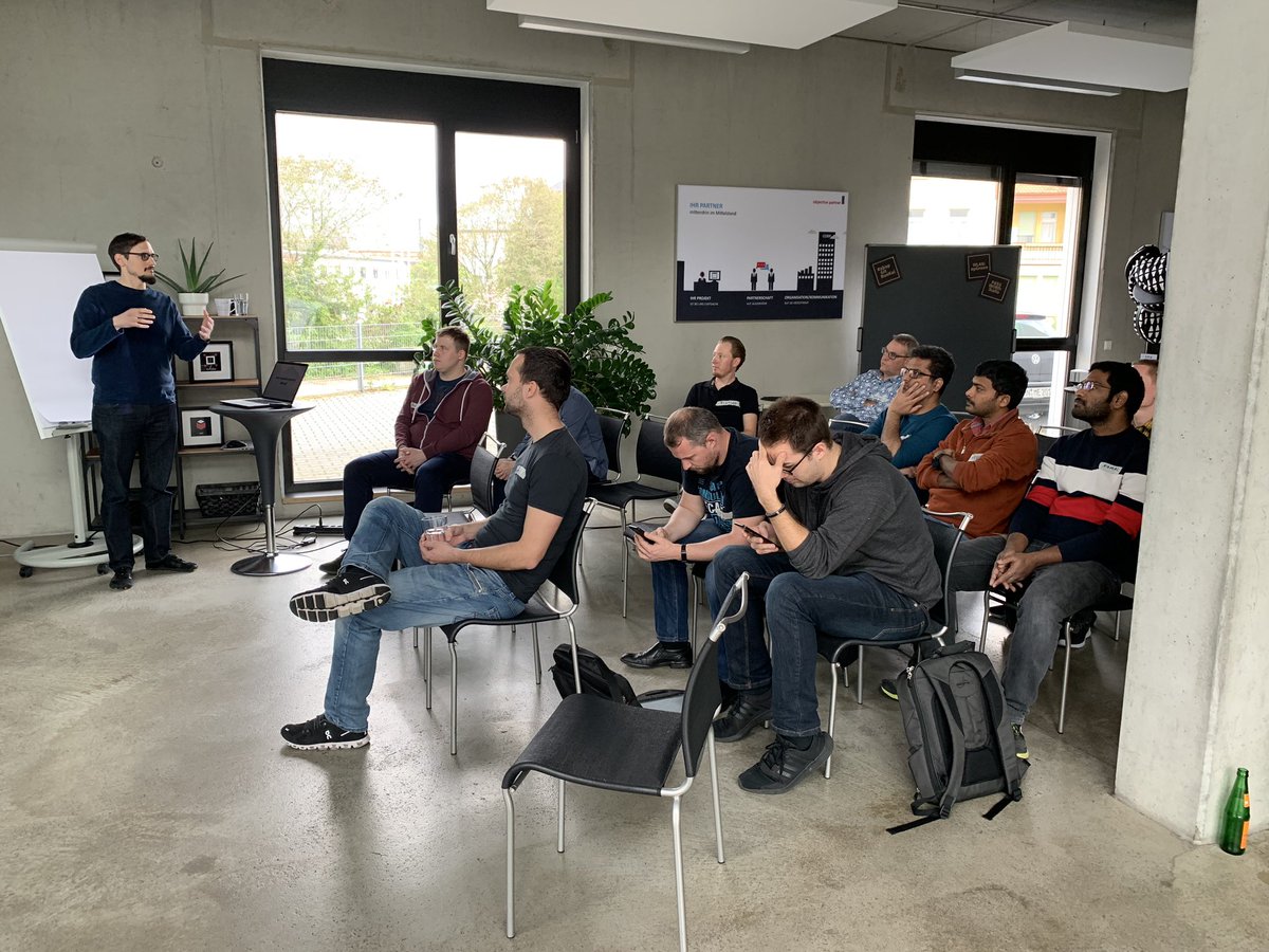 majcon's tweet image. @KoningsJohannes @abapGitBunkai Starting the new #ABAPCommunity Format with intro to #Git and #Versioning