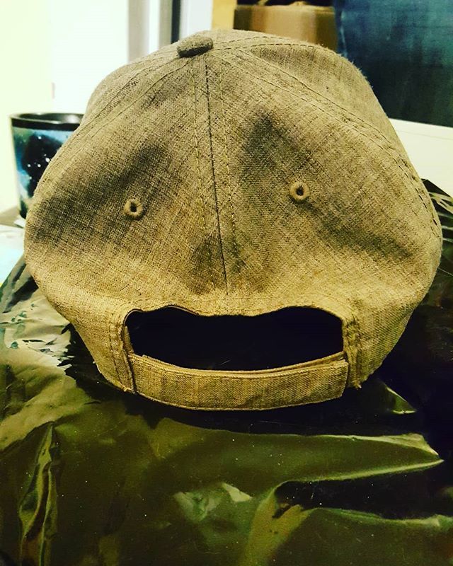 blake1863's tweet photo. Caught my hat feeling exactly the way I feel rn 😣
#packinghell #pareidolia https://t.co/H5husNmc6h https://t.co/QSY4Pc4SEt