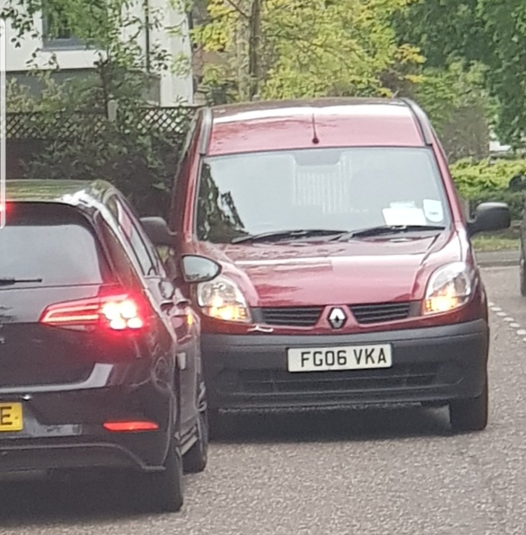 We must help Robert of @TheHomePartners : Technically <a href="/EssexPoliceUK/">Essex Police</a> the Parking Attendant driving FG06 VKA was causing an obstruction on the public highway. This was so wrong: #CommunitySupport