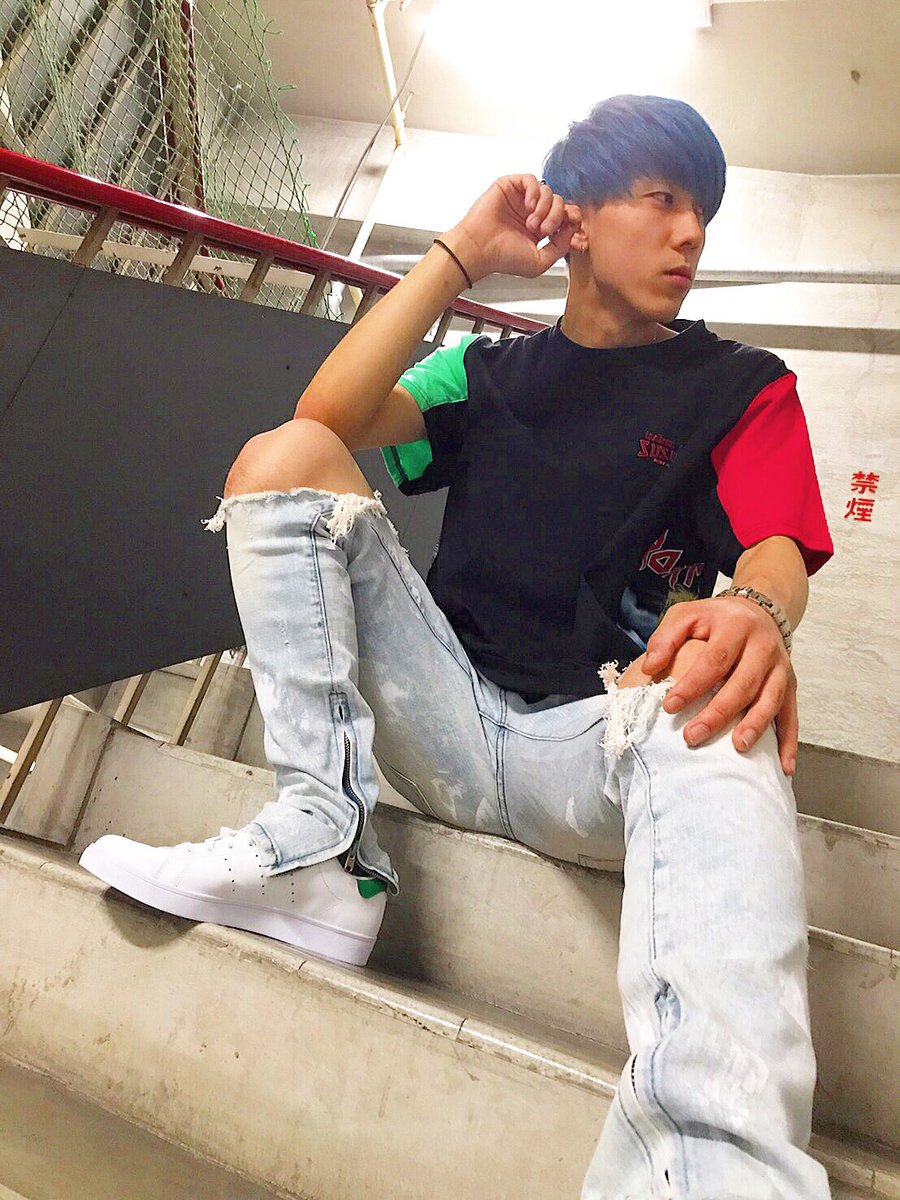 creoKk's tweet image. 🔥style sample🔥
・
・
T-SHIRT
(＃notcommonsense)
¥14800+tax
・
bottom(#mnml)
¥12000+tax
・
wallet chain
¥3900+tax