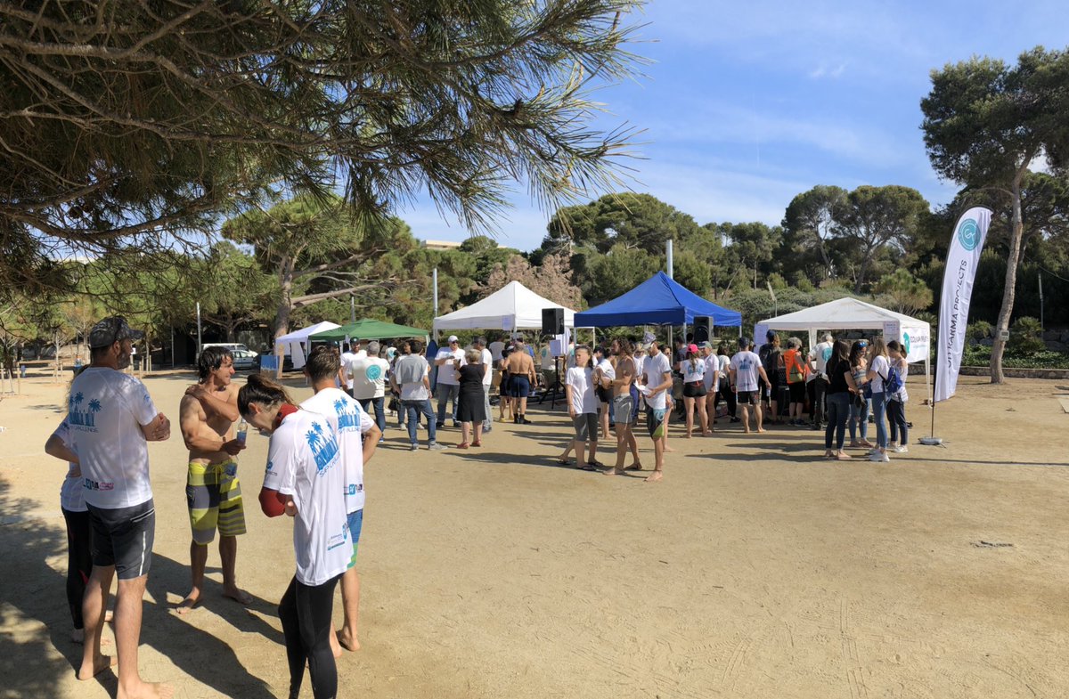 capgira's tweet photo. A punt! #Beachcleanupsalou #GKprojects #cleanupday @AjuntamentSalou https://t.co/BlKmCf7ZHV