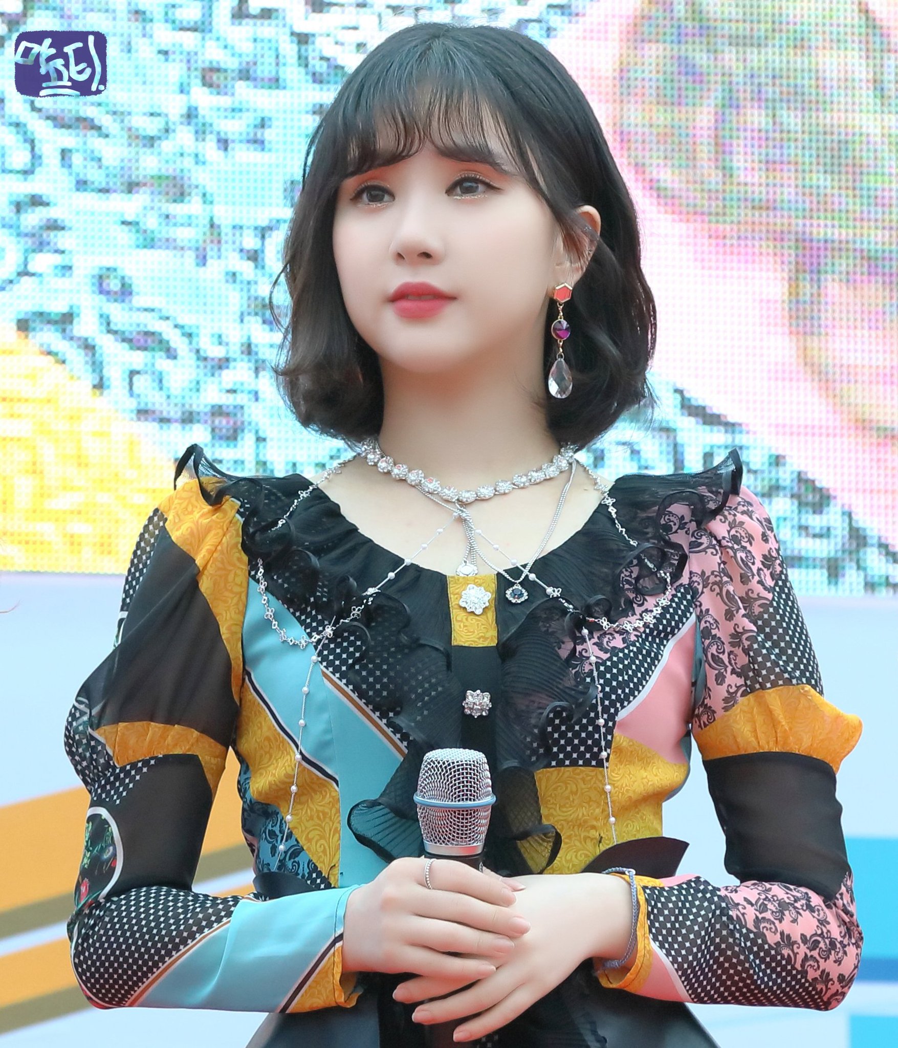 D6RatqTUwAEui6r.jpg:large