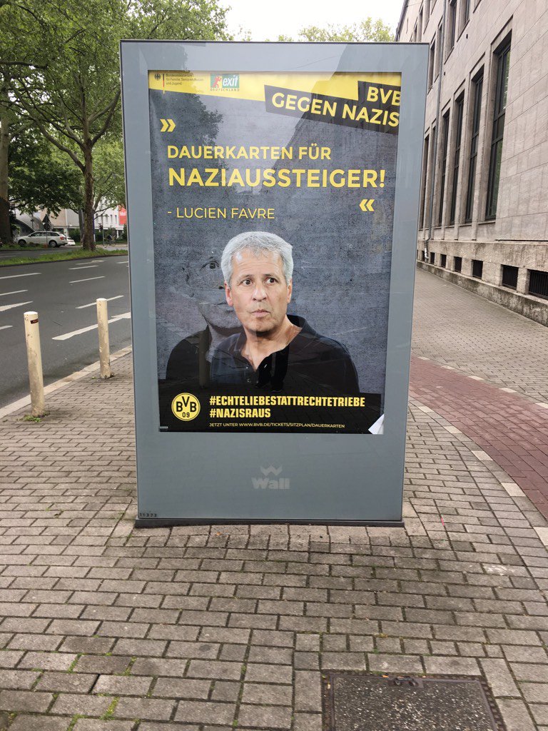 alexey83_bvb's tweet photo. Sehr schöne Plakate in der Dortmunder Innenstadt. Wer auch immer die gemacht hat. #nonazis #nonazisdo https://t.co/KyhfEjCzJv