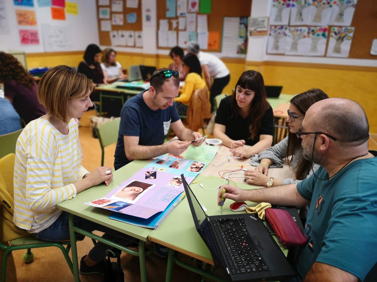 jerp2020's tweet image. 📣Comenzamos la segunda tanda de talleres prácticos: #Escornabot #LegoCodingExpress #Ozobot #Makerkits #Mindstorm......#JERP2019!! 
Info de todos los talleres 👉buff.ly/2TMUowW